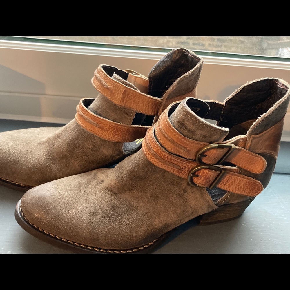 Rebels ankle booties suede and leather Size 7